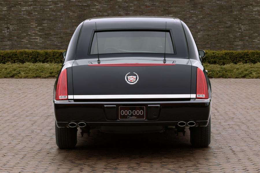  Cadillac DTS Presidential State Car 2005 года  (фото 8 из 12)